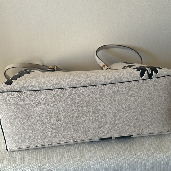 NWT Coach Mollie Tote Bag and Corner Zip Wristlet With Floral Print - Picture 9 of 11